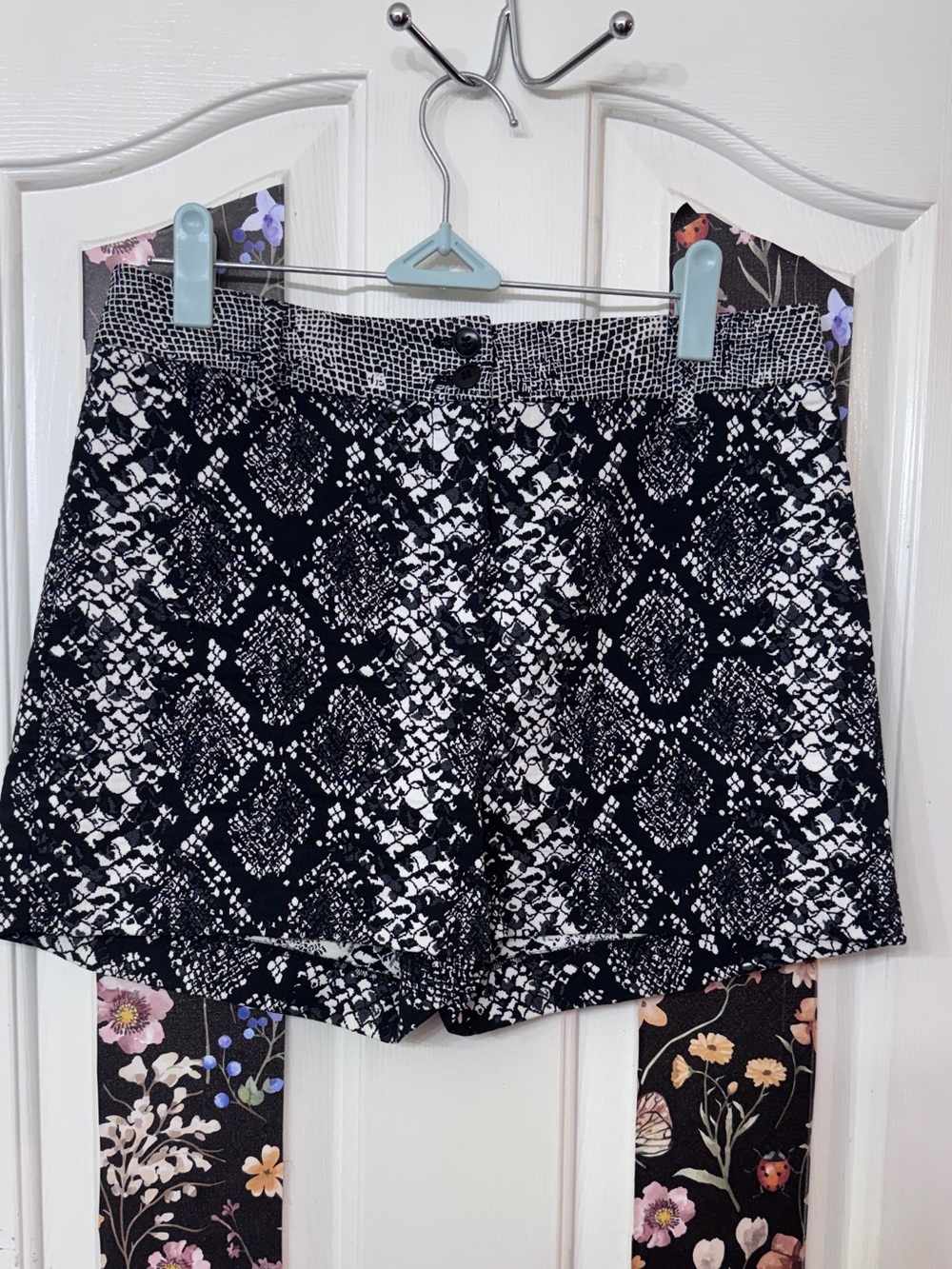 bebe Black and White Snake Skin Patterned Skort Shorts